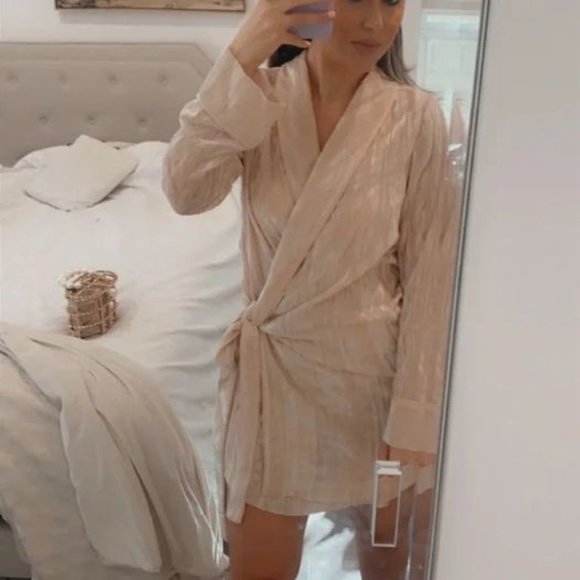 BCBGMAXAZRIA Velvet Robe Dress Aldmont Pink Color Size XS $300 - Picture 1 of 7